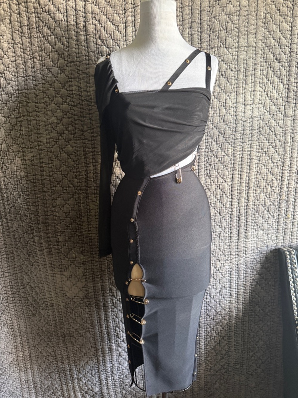 Black Asymmetrical Midi Dress with Grommet DetailingVery sexy,stretchy .